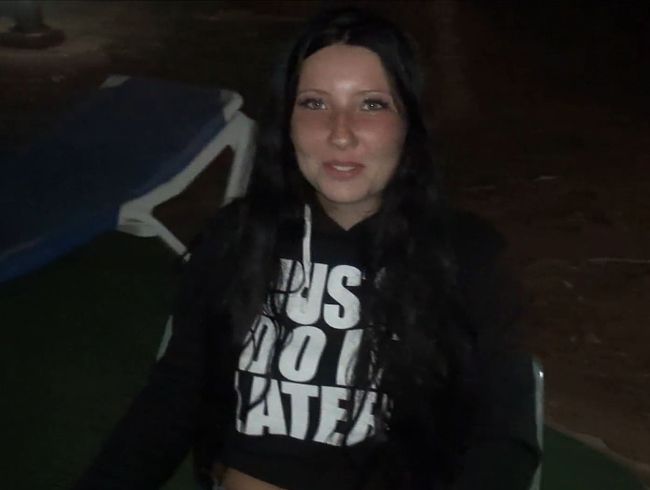 CaroCream Porno Video: Poolboy steht auf heftigen pi**!